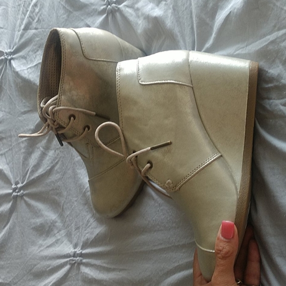 Toms size 8 Silver/Gold Booties - Picture 5 of 6